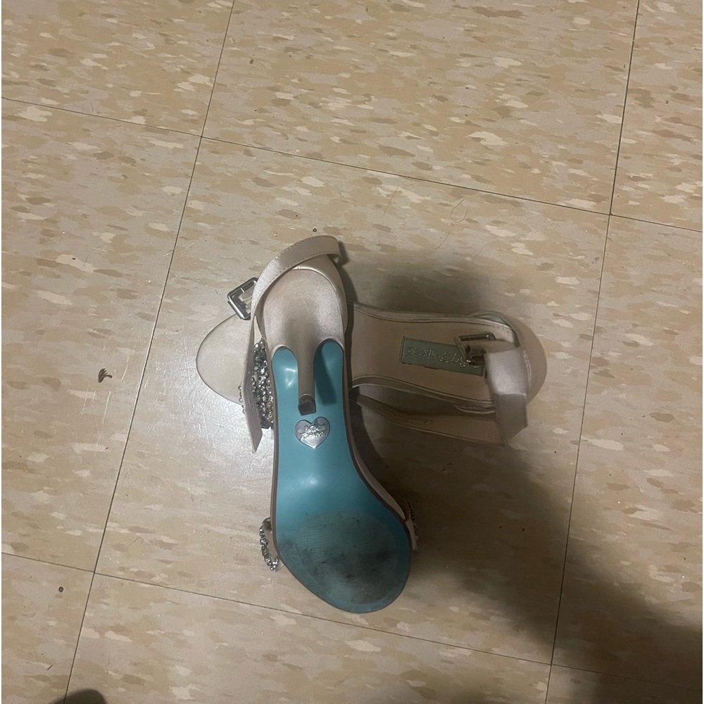 Size 7 Betsey Johnson heels